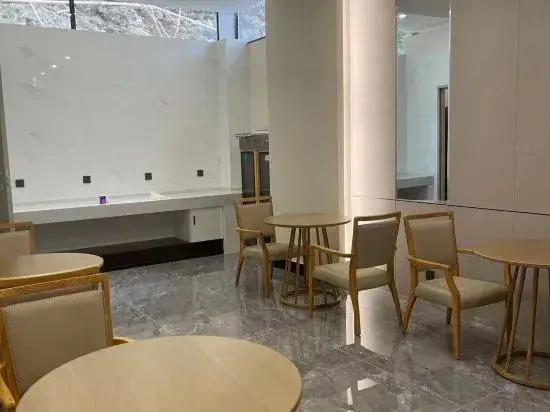 Enjoy Inn Hotel（Changjiang Store)