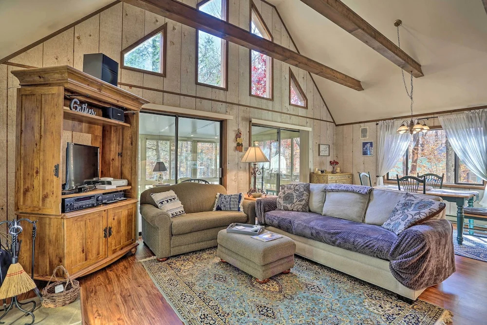 1 Mi to Arrowhead Lake: Pocono Home w/ Fire Pit
