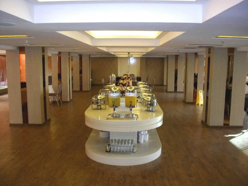Hong He Hotel(昆明红河宾馆（火车站店）)