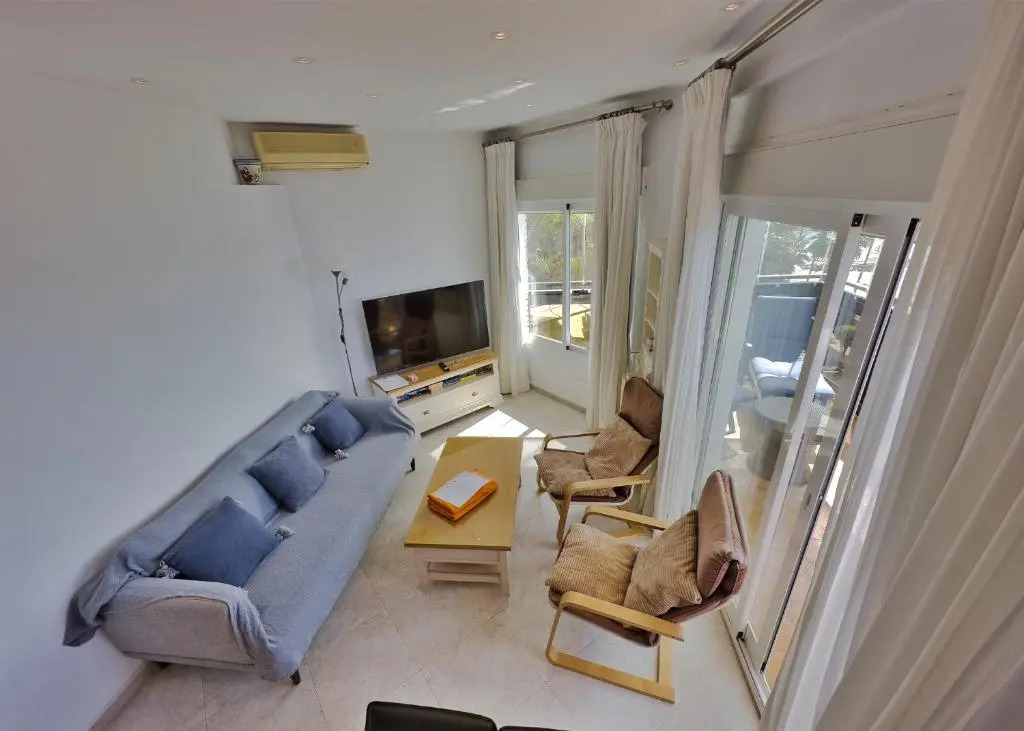 Apartment 317 Skol