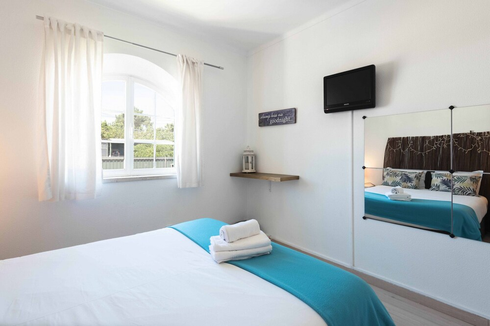 Sesimbra Stylish Villa by Homing