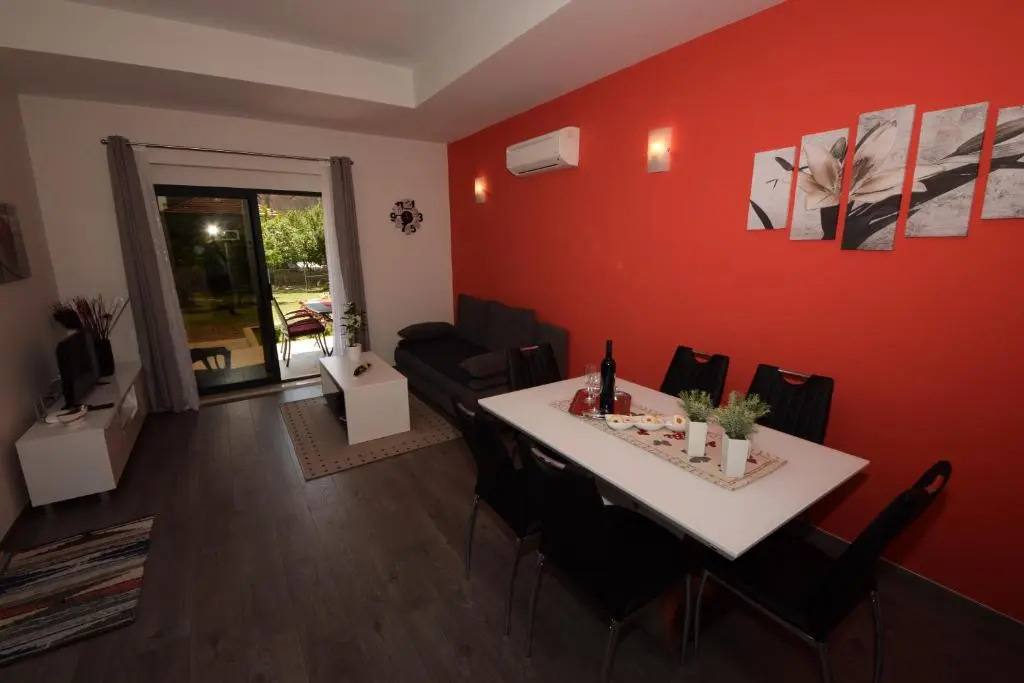 Apartmani Dora i Kati