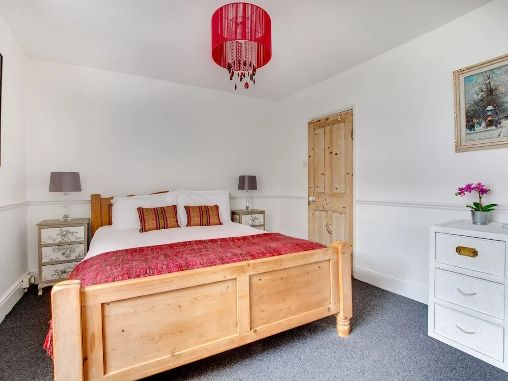 Light and Spacious Cottage, Located in the Pleasant Centre of Brighton