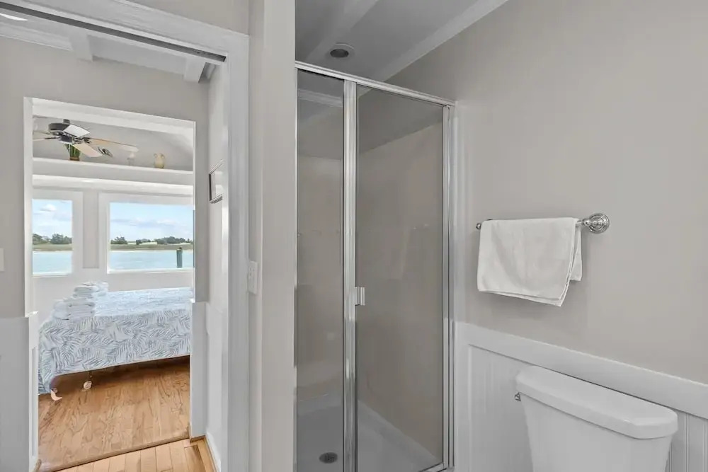 Creek Watch 4 Bedroom Home by RedAwning