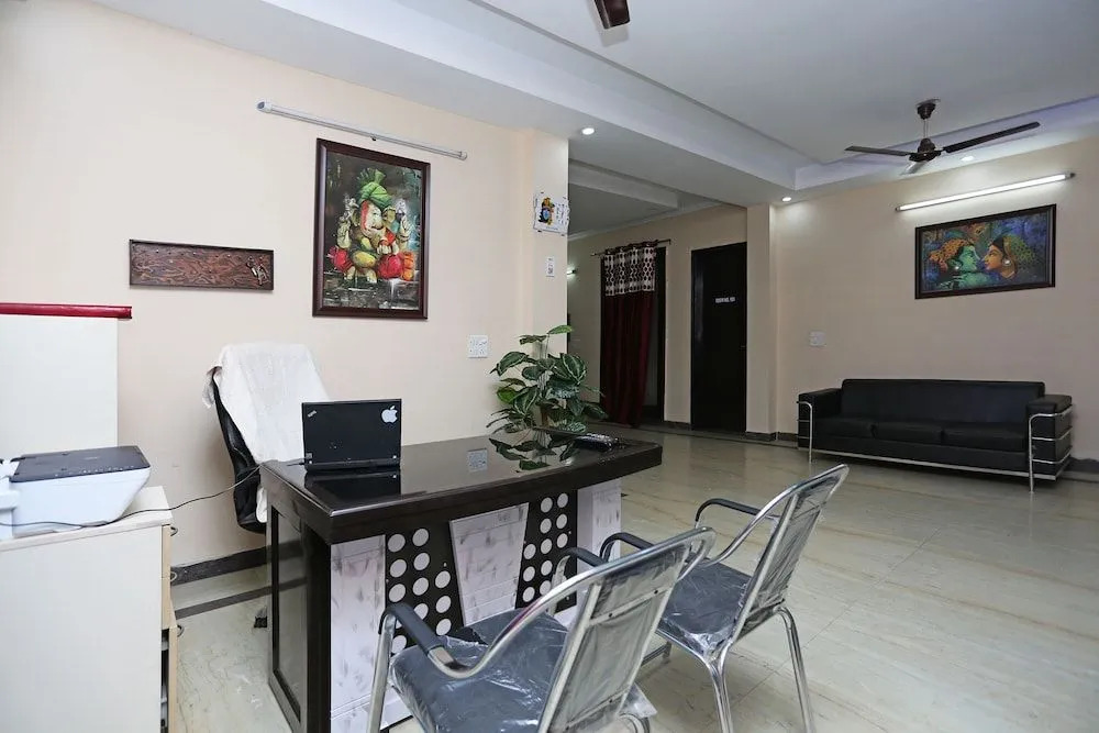 OYO 9274 Homey Stay Suites