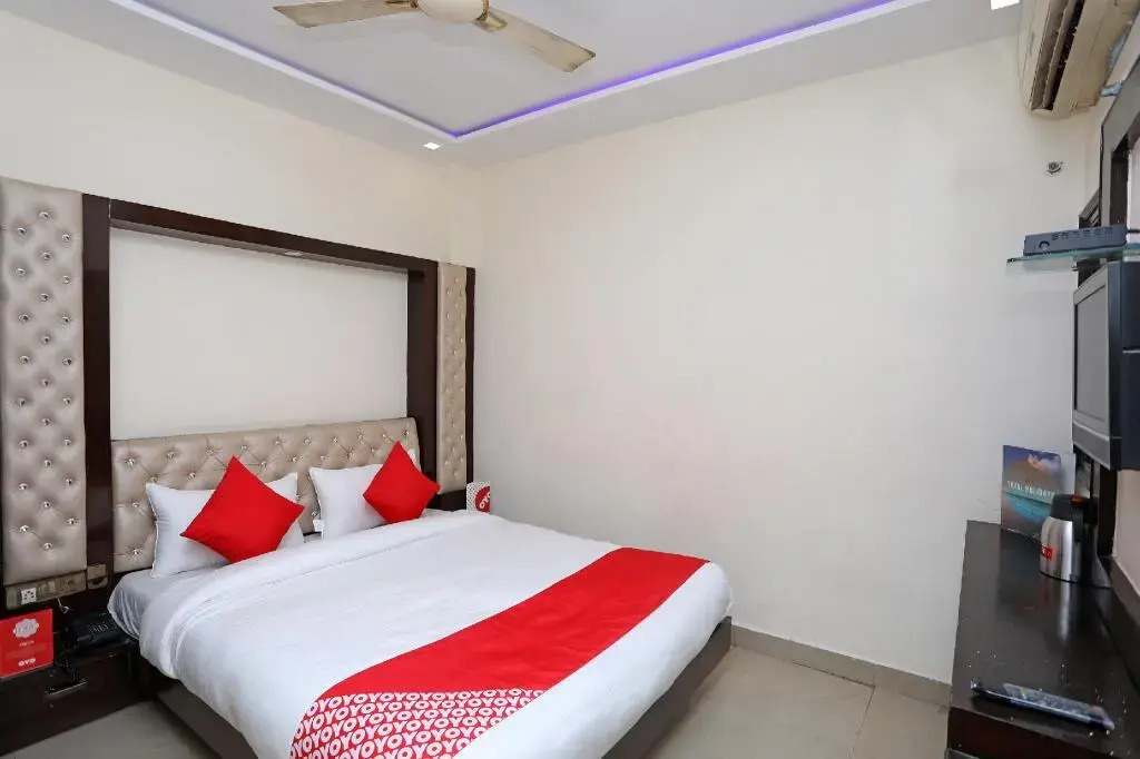 OYO 19475 Vijay Inn