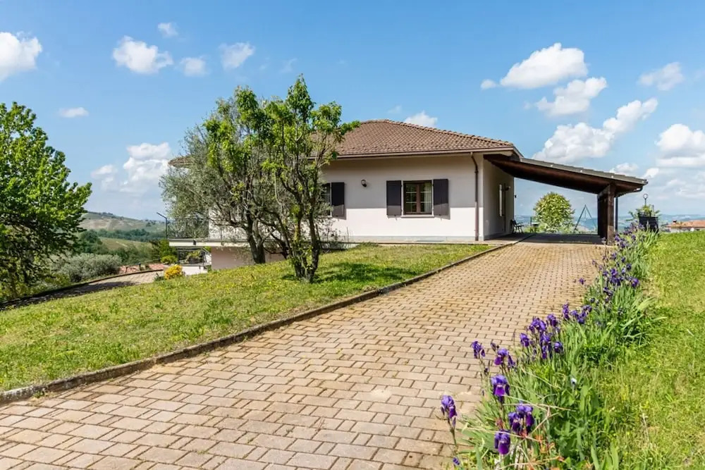 Panorama Villa Nestled Among the Vineyards Langhe