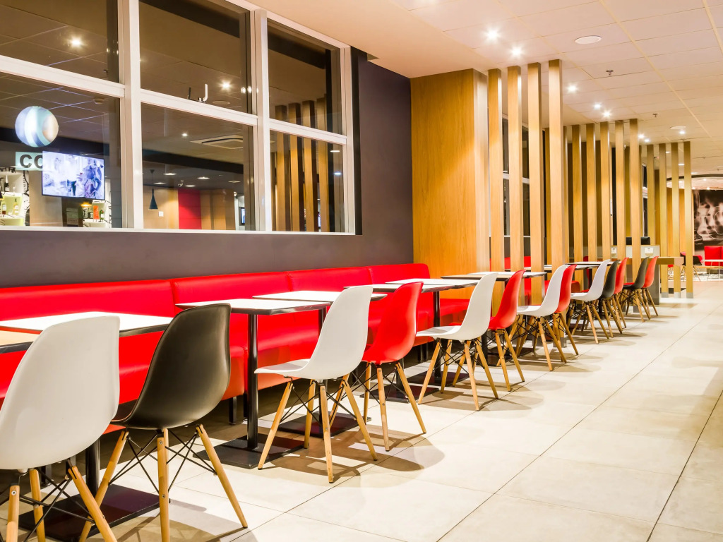 ibis Marilia
