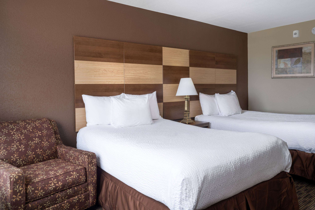 AmericInn by Wyndham Cedar Rapids North
