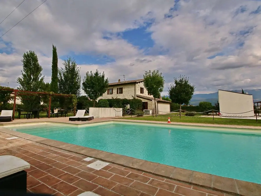 Modern holiday home in Foligno - Loc with pool