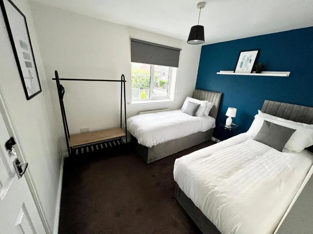 Spacious 3-Bedroom house with 5 beds and sofa-bed