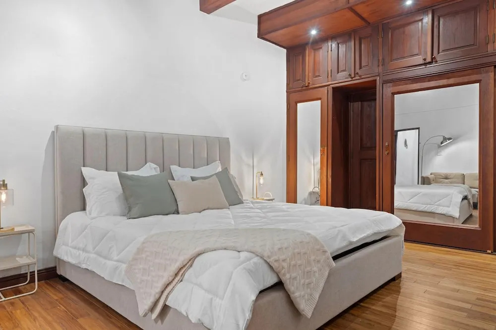 Otium Rentals Penthouse w 2 Terraces