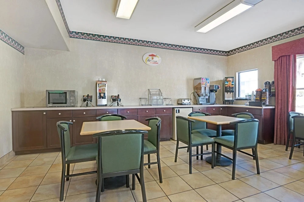 Comfort Inn - Universal City (Northeast)