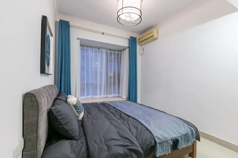 Locals Boutique Apartment Huafa Plaza 21
