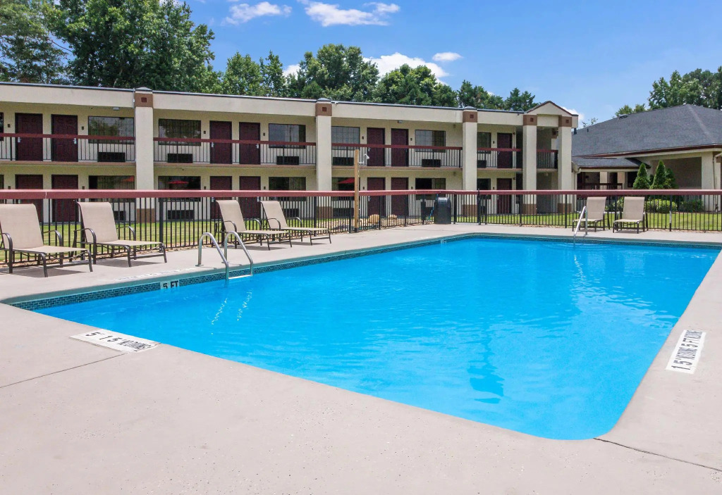 Red Roof Inn & Suites Commerce - Athens