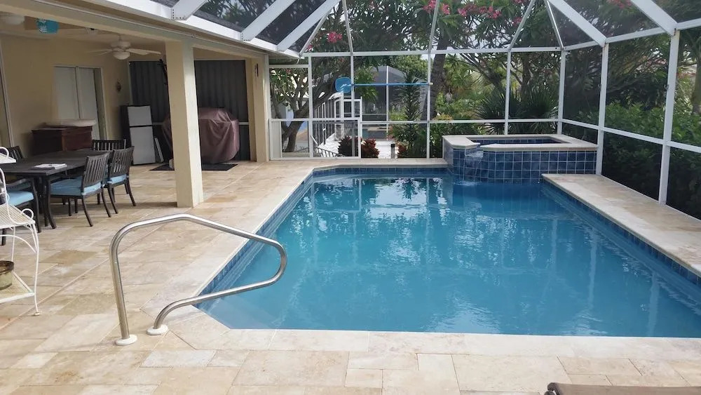 MANOR41 3 Bedroom Holiday Home by Marco Naples Vacation Homes
