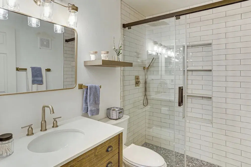 Hike, Ski & Golf: Fully Renovated Edwards Townhome