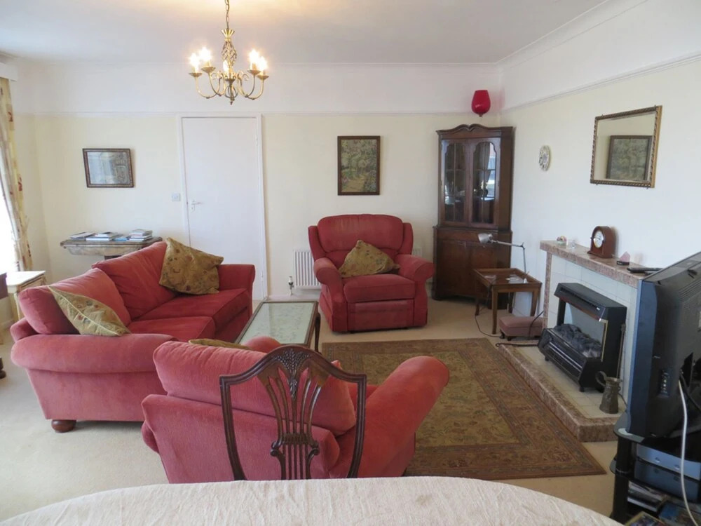 Westmead. Chalet Bungalow