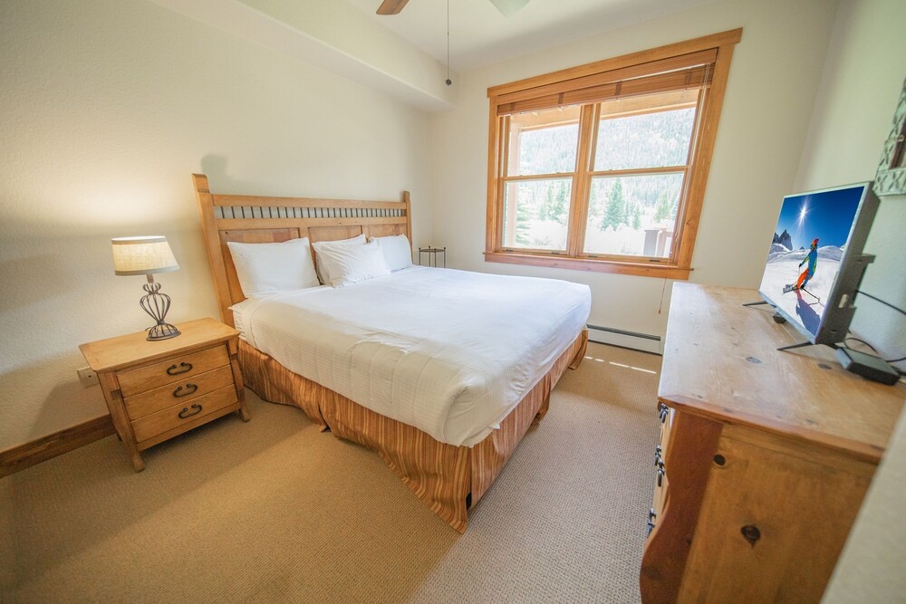 Red Hawk Townhome 2350