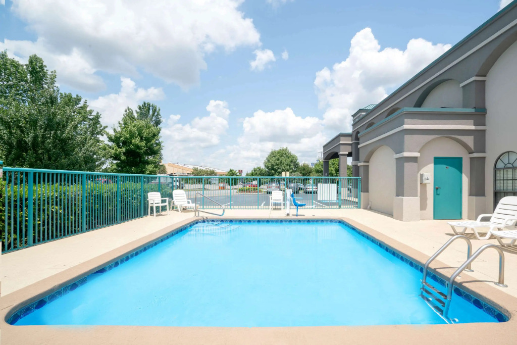 Super 8 by Wyndham Murfreesboro