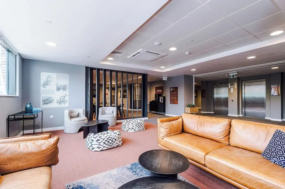 Hilltop Serviced Apartments - Sheffield