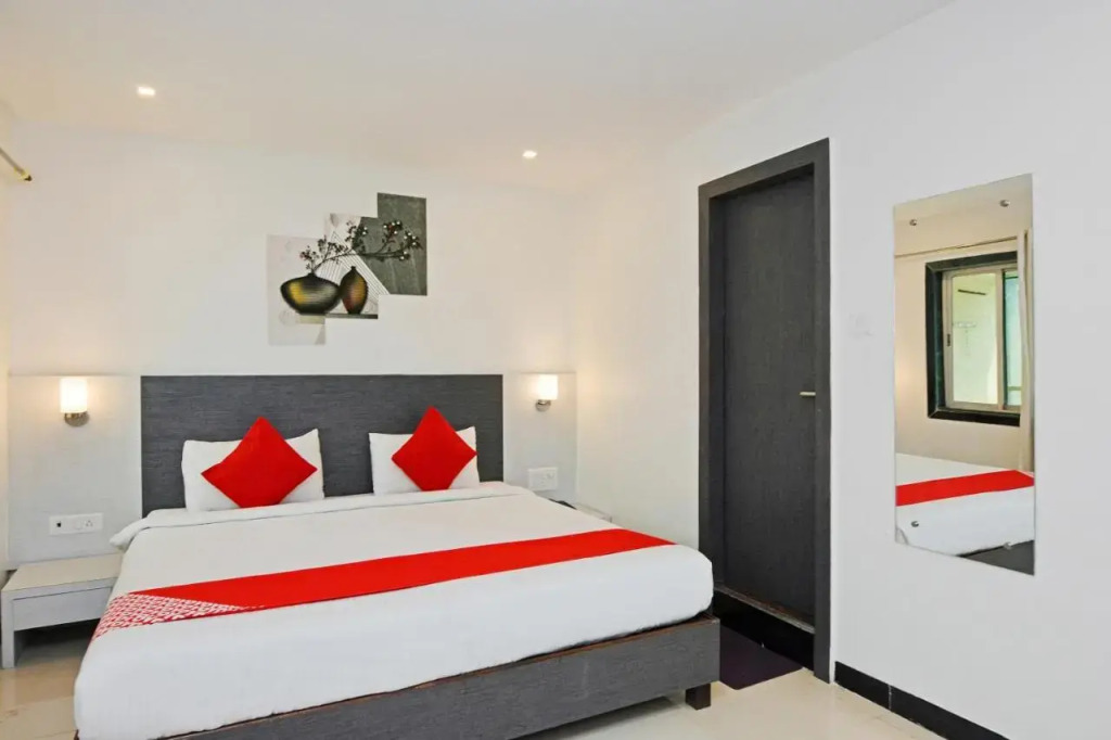 OYO 27751 Ashwarya Service Apartment