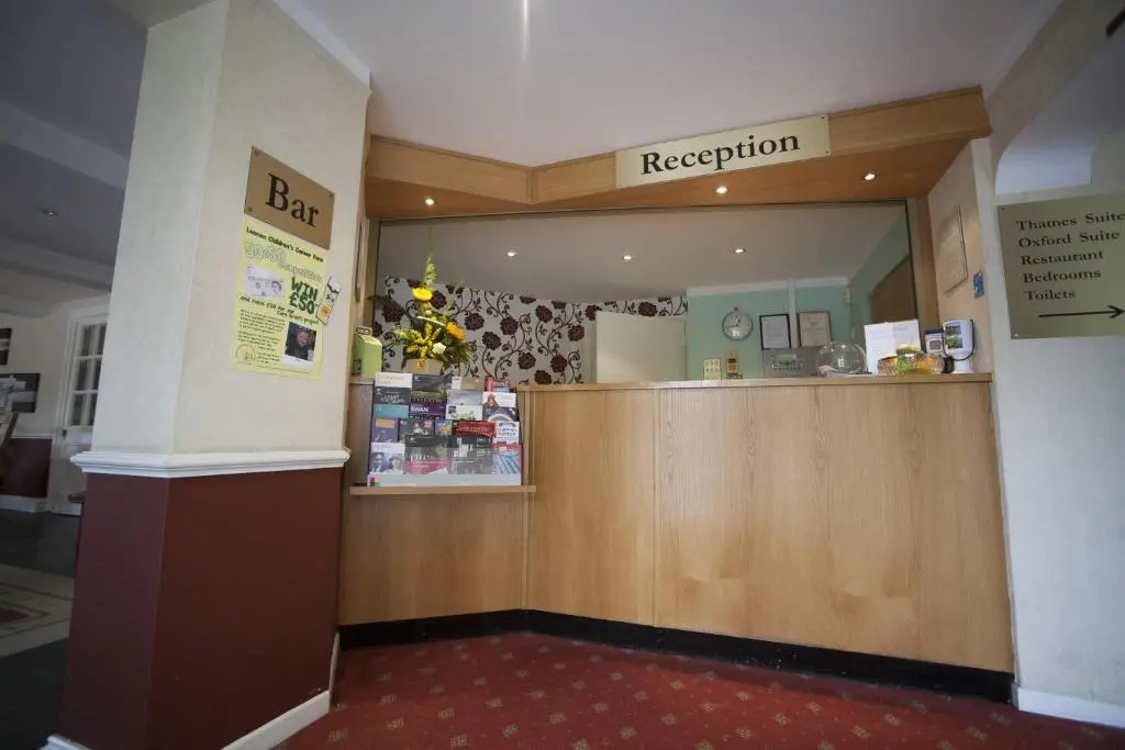 Shillingford Bridge Hotel