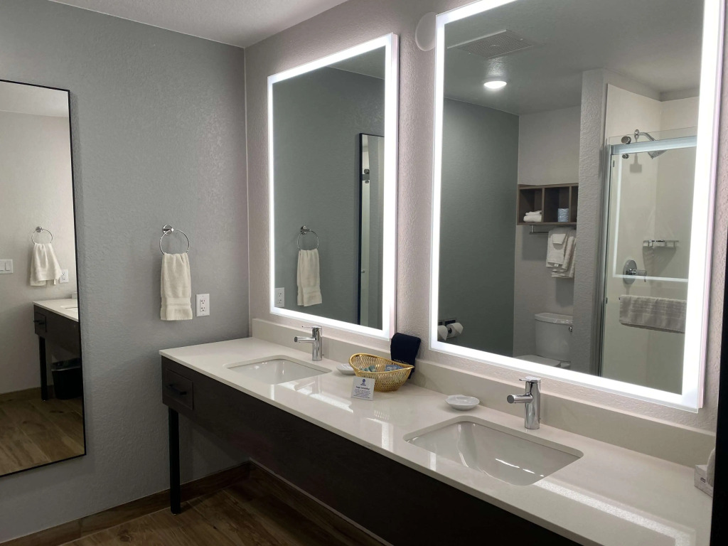 Best Western Lake Lucille Inn