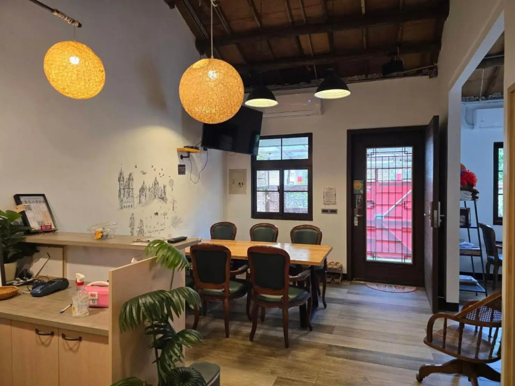 OLD WOW Shared Homestay