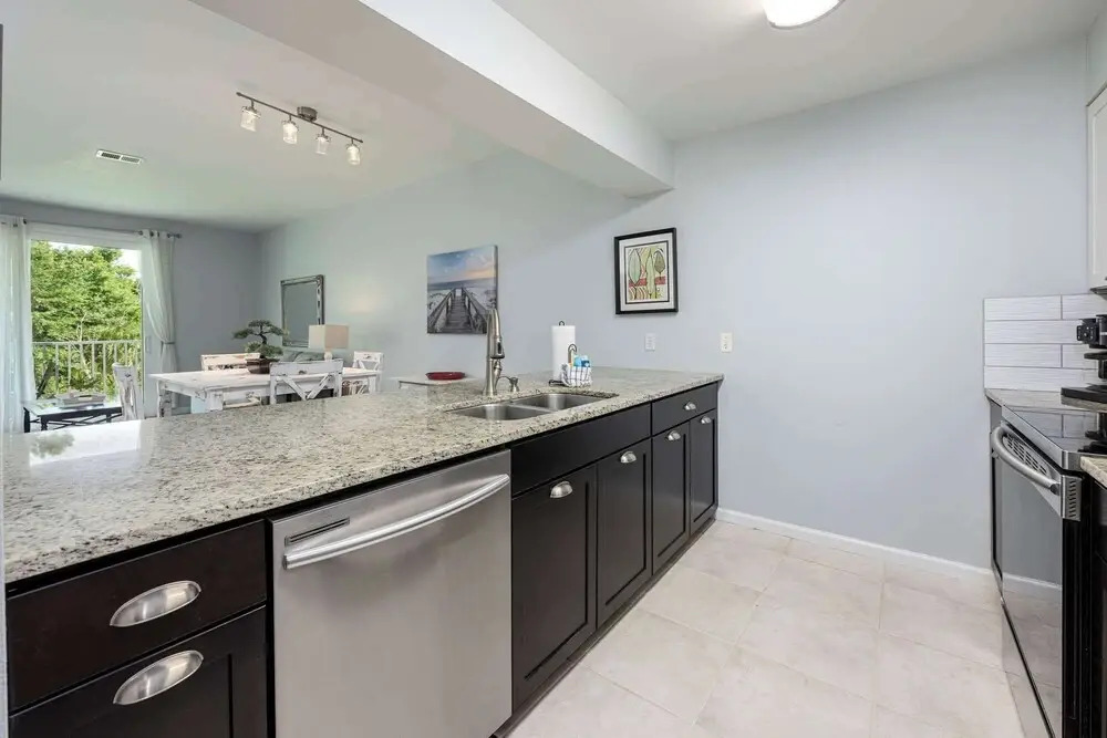Sunshine & Whiskey Condo for 6 With Resort Amenities Near Grand Boulevard
