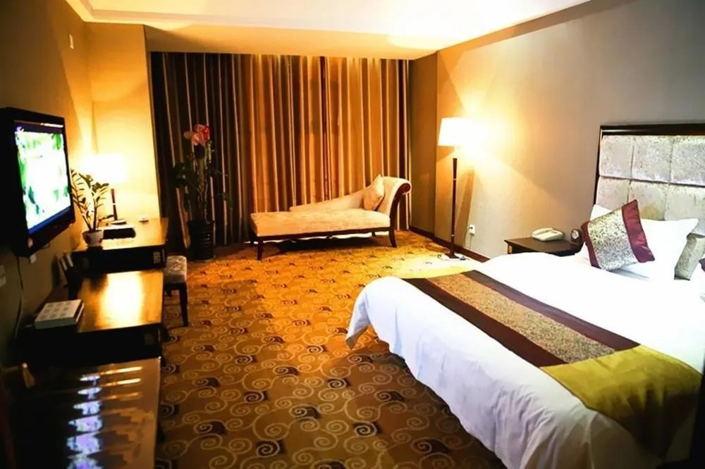 Longcheng Hotel