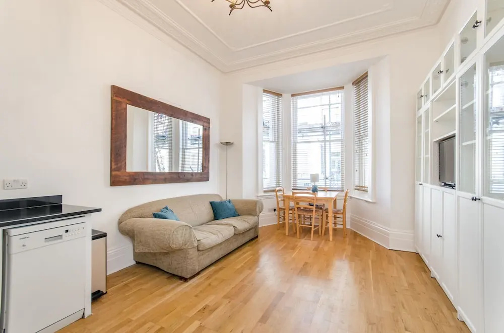 Chelsea Earls Court apartment