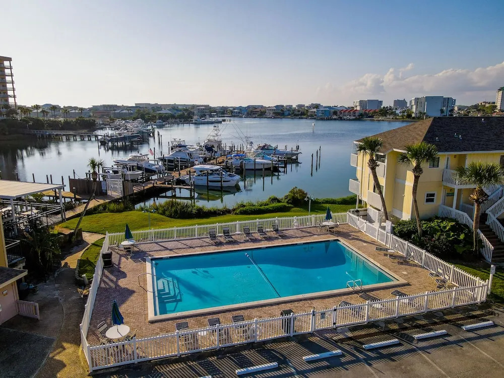 Sandpiper Cove #4213 by Southern Vacation Rentals