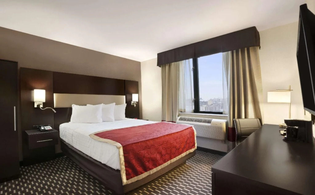 AirTrain Plaza Hotel JFK Airport