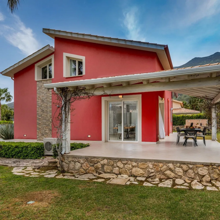 Villa Jacqueline con piscina privata 8 posti letto