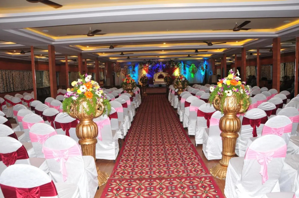 FabHotel Royale Basant Residency - Gandhinagar