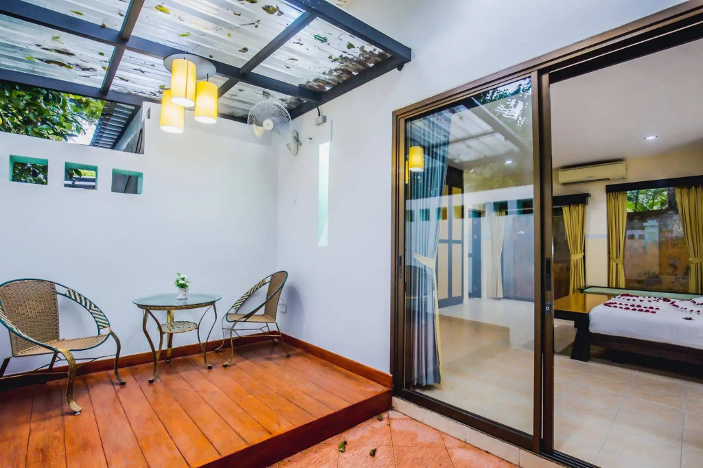 Karon Whale Resort