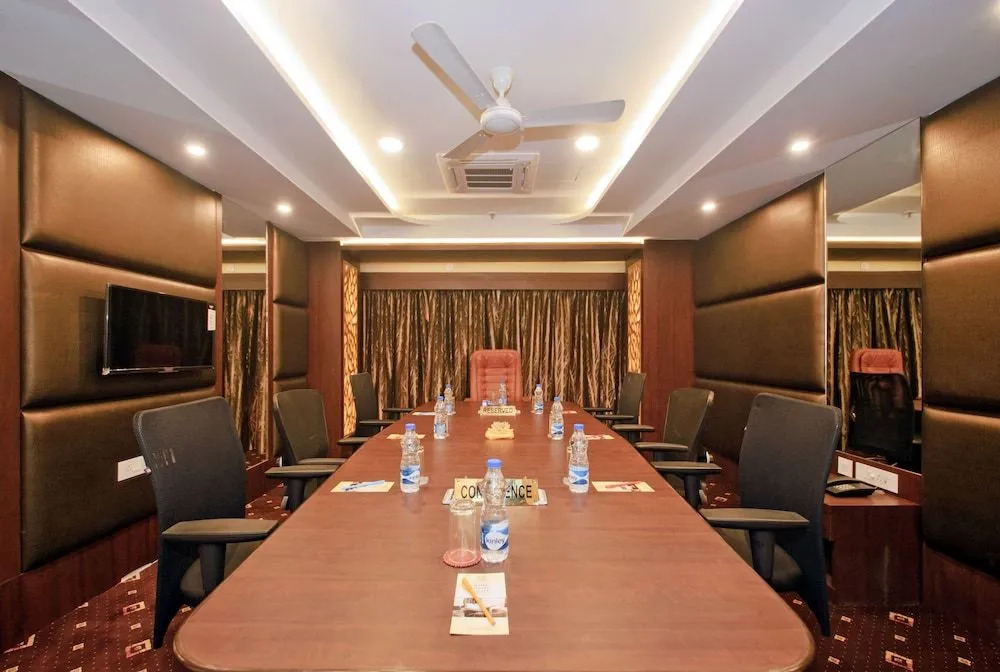 Capital O 8565 Hotel Golden Palace