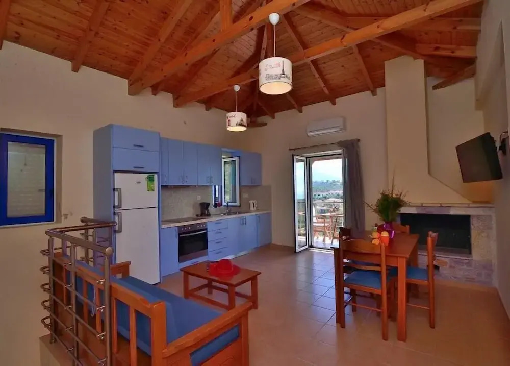 Areti Stone house/amazing view/1km to the beach