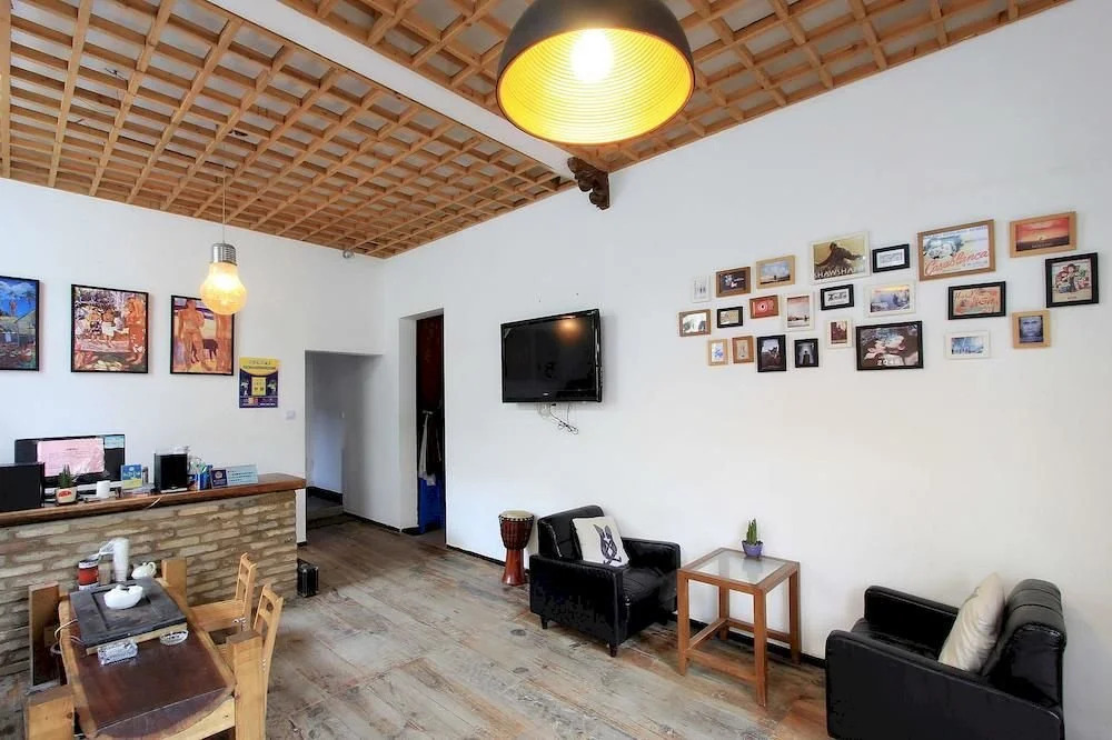 Ximen Tahiti Hostel