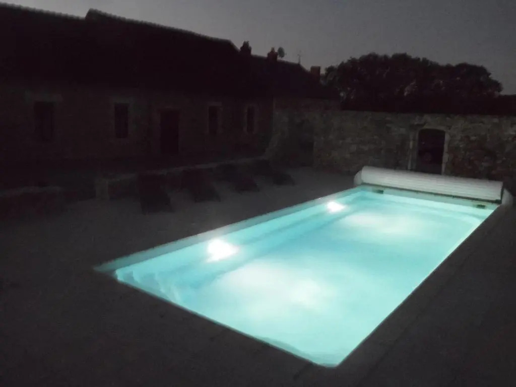 Charmant Gîte en Brenne avec Jardin, Piscine Partagée et Proximité Sentiers de Randonnée - FR-1-591-99