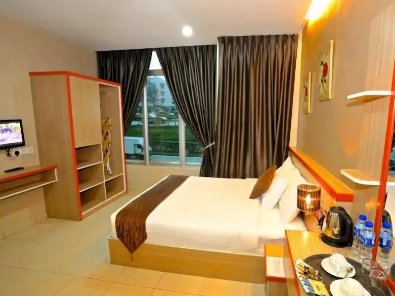 Orange Inn Hotel