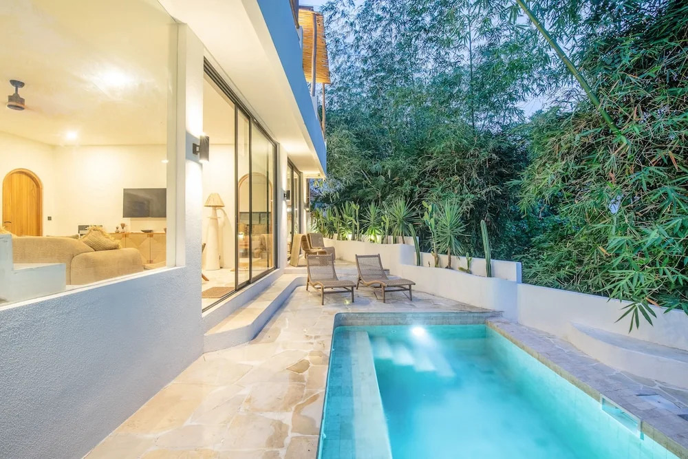 Boho Retreat 3BR Enclosed Lounge 5min Beach