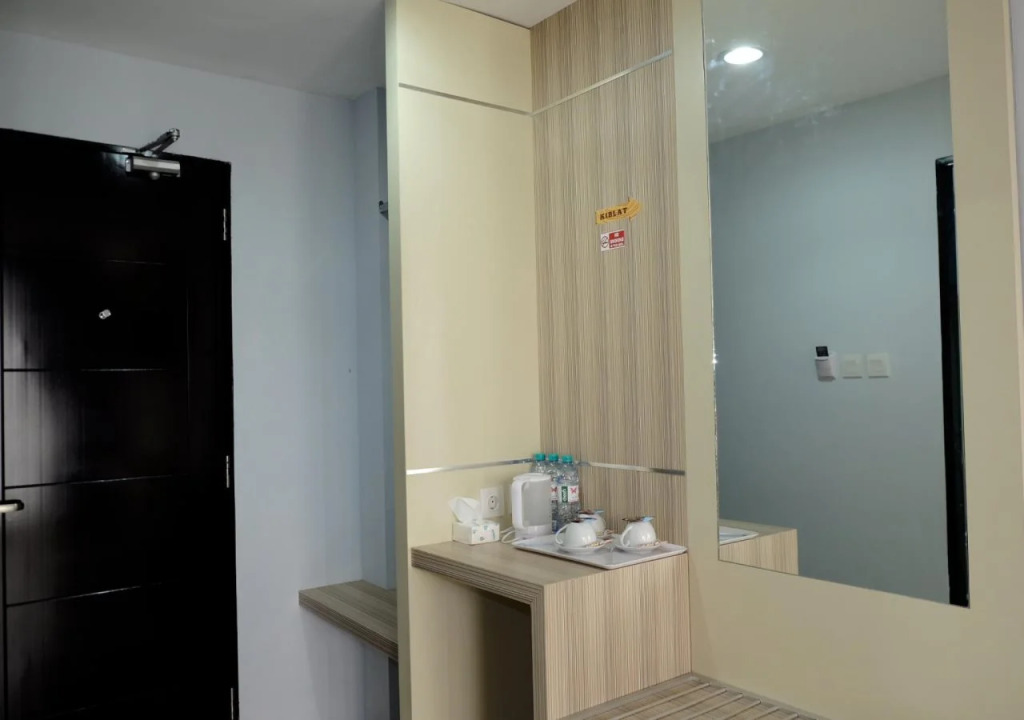 Transformer Center Hotel