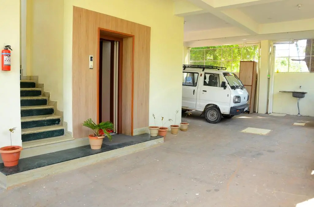 Hari Iyer Residency