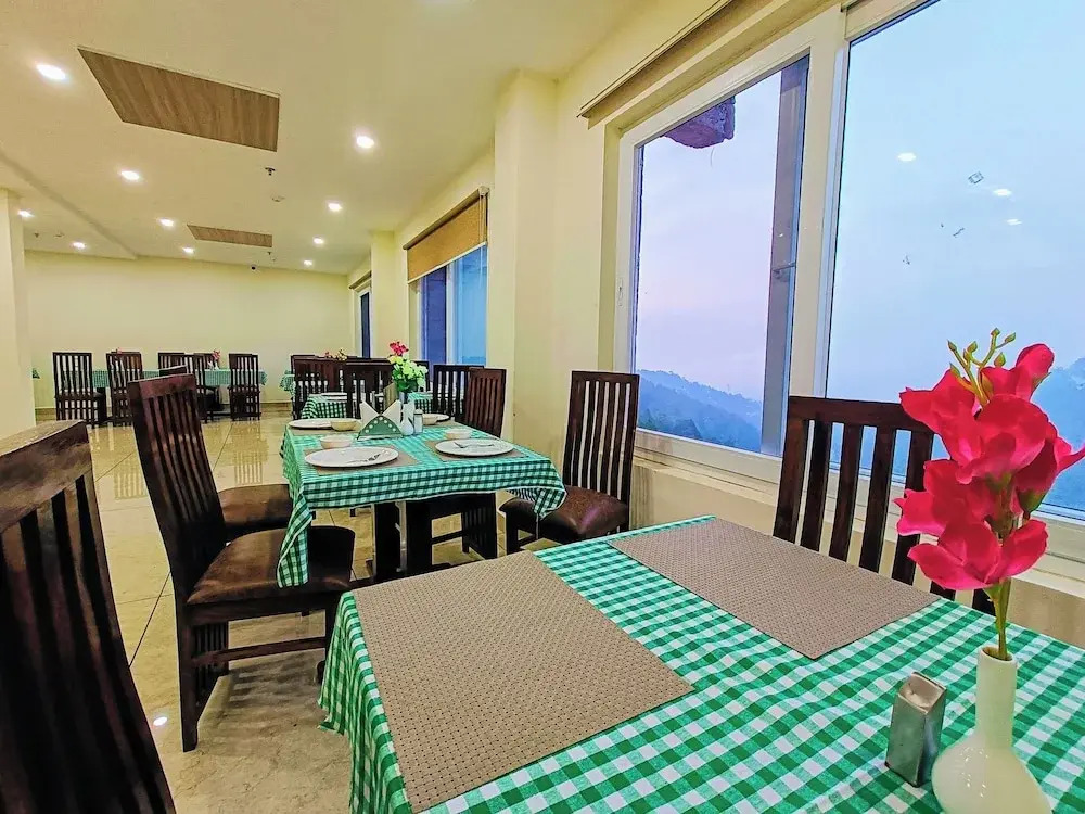 Hotel Pines And Peeks By Tws Hotels