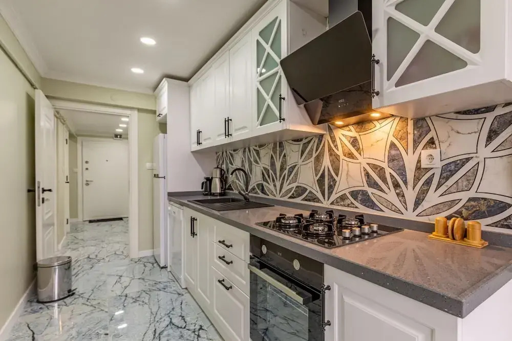 Stylish Flat Near Public Transportation in Maltepe