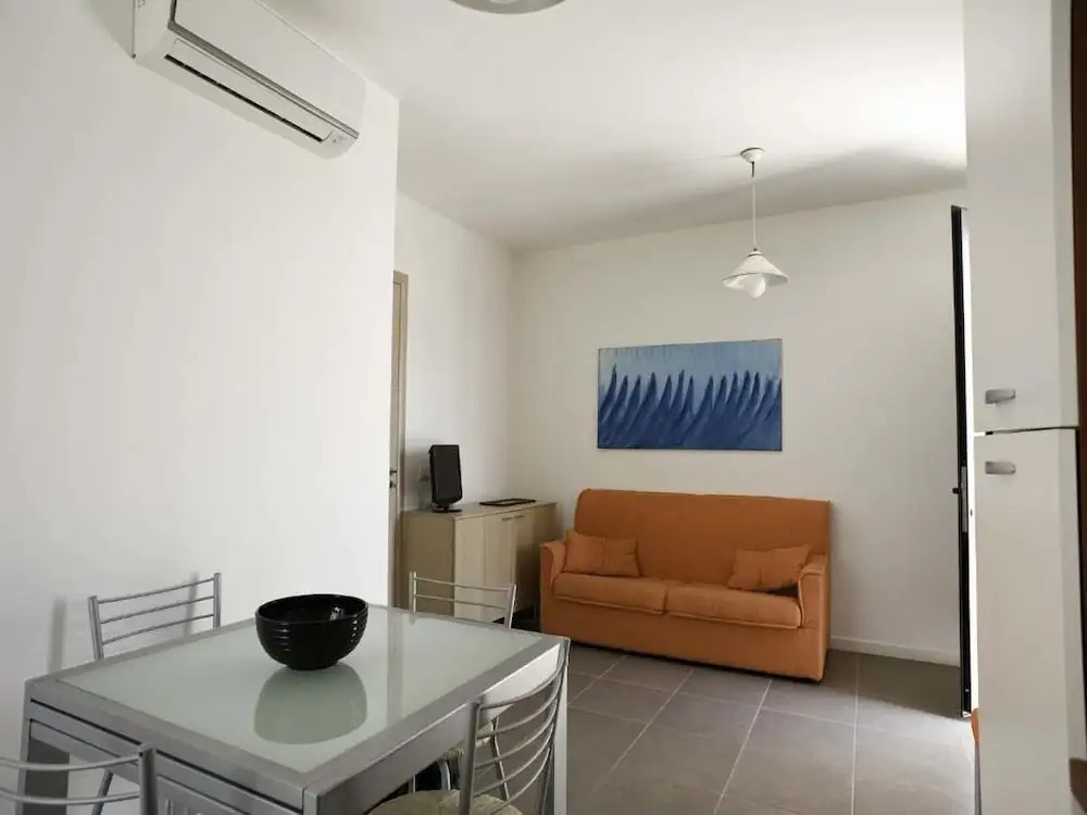 Dolce Mare 2 - Sea Front Apartment - Large Terrace - Wifi and Private Parking