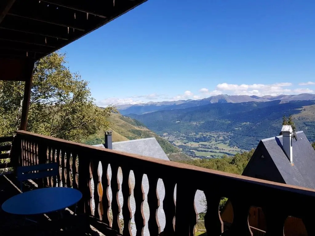 Chalet authentique à Saint-Lary-Soulan avec vue sur la montagne
