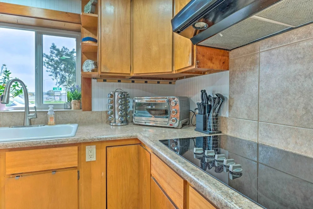 Caldwell House w/ Grill ~ 1 Mi to Downtown!
